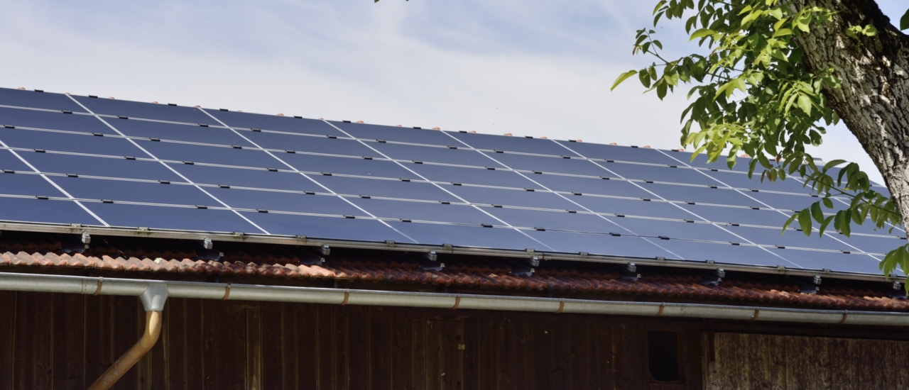Photovoltaikanlage: Voller Vorsteuerabzug bei montagebedingter Dachreparatur