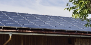 Photovoltaikanlage: Voller Vorsteuerabzug bei montagebedingter Dachreparatur - Ecovis Agrar