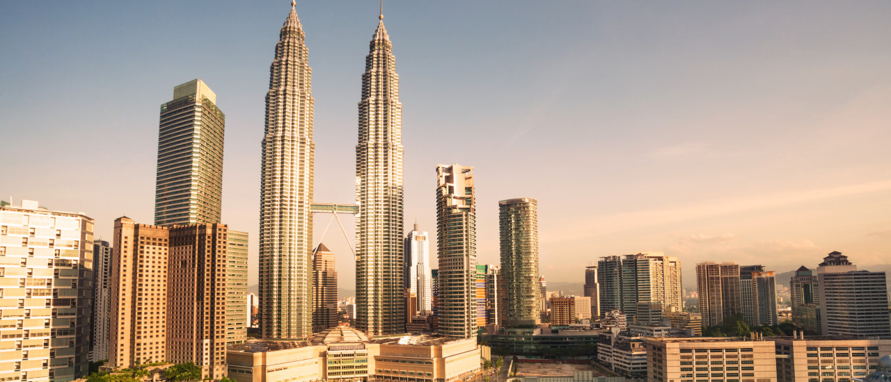 Малайзии, Куала-Лумпура. Куала-Лумпур, Малайзия (2014-2015). Куала Лумпур Travel. Petronas Towers в Куала-Лумпуре.