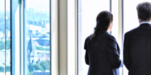 Rinkos reguliavimas ir santykiai su valstybės institucijomis