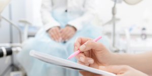 Schwangerschaftsabbrüche: Mediziner dürfen offen und umfassend informieren - Gesundheitswesen
