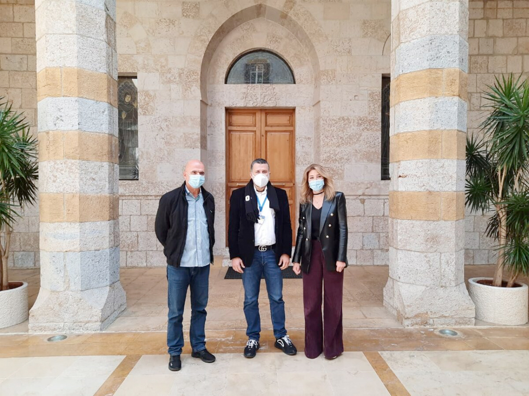 Libanon: Spende für die St. Joseph School