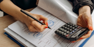 IRPF e IVA Servicios Personales – IASS 2022 - Ecovis en Uruguay